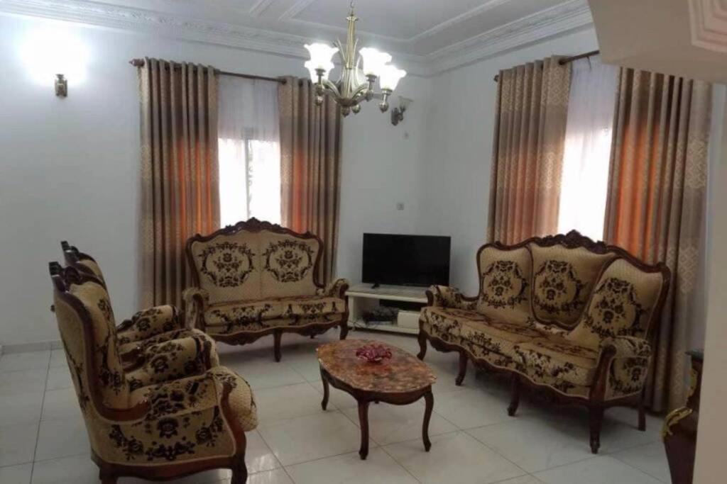 Residence Jeanne A Yaounde Odza Messamengo Εξωτερικό φωτογραφία