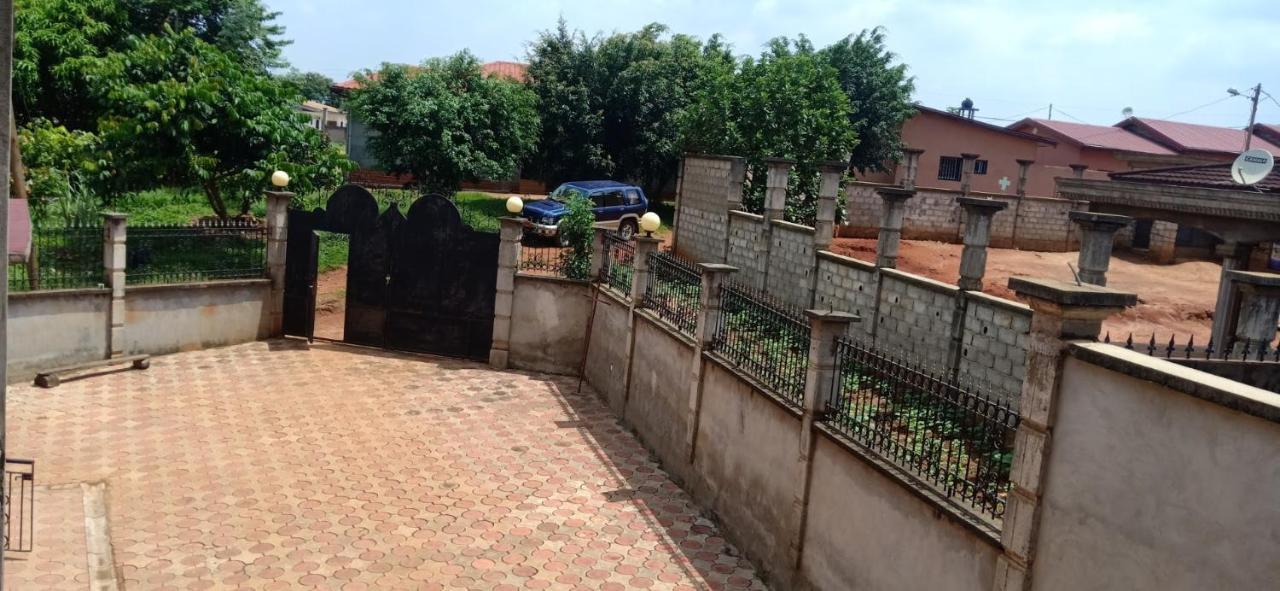 Residence Jeanne A Yaounde Odza Messamengo Εξωτερικό φωτογραφία